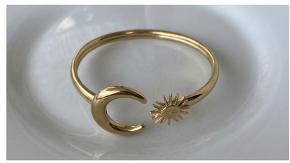 Pulsera modelo sol y luna