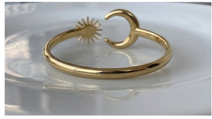Pulsera modelo sol y luna